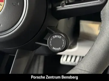 PORSCHE Taycan GTS