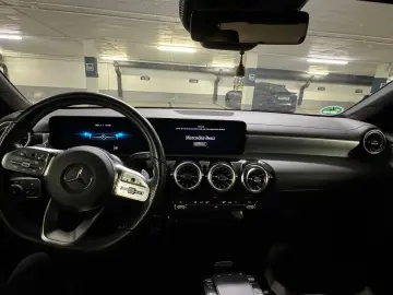 MERCEDES-BENZ CLA 180 - AMG Line - Sehr guter Zustand!