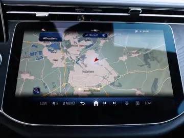 MERCEDES-BENZ E 220 d Avantgarde AHK LED Navi Kamera…