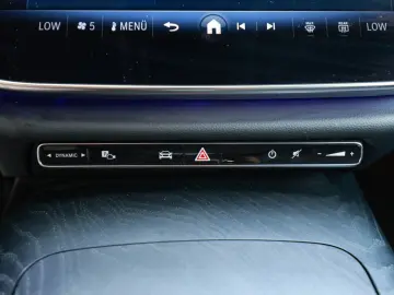 MERCEDES-BENZ E 220 d Avantgarde AHK LED Navi Kamera…