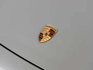 PORSCHE 911 Carrera 4 GTS Cabrio   Leder 930  PDCC  Lift