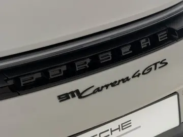 PORSCHE 911 Carrera 4 GTS Cabrio   Leder 930  PDCC  Lift