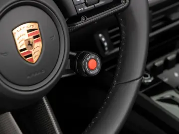 PORSCHE 911 Carrera 4 GTS Cabrio   Leder 930  PDCC  Lift