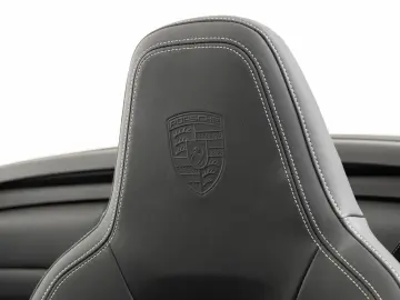 PORSCHE 911 Carrera 4 GTS Cabrio   Leder 930  PDCC  Lift