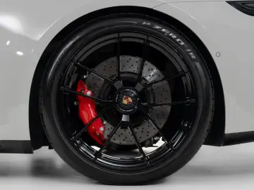 PORSCHE 911 Carrera 4 GTS Cabrio   Leder 930  PDCC  Lift