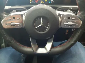 MERCEDES-BENZ CLA 180 d 8G-DCT AMG Line NAVI LED PDC