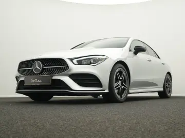MERCEDES-BENZ CLA 180 AMG-Line Cpe LED Pano Night MBUX