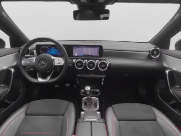 MERCEDES-BENZ CLA 180 AMG-Line Cpe LED Pano Night MBUX