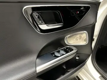 MERCEDES-BENZ C300 AMG Line  C63 AMG STYLE BURM 20  1.HAND