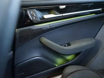 PORSCHE Panamera 4 E-Hybrid Pepita SpAbgas Pano HUD 21z