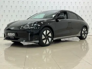 HYUNDAI IONIQ 6 77 4kWh 325ps 4WD Uniq 360 K BOSE NAV Qi