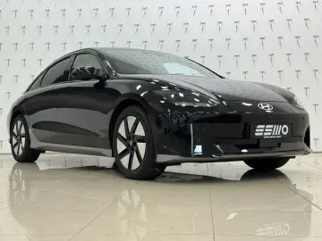 HYUNDAI IONIQ 6 77 4kWh 325ps 4WD Uniq 360 K BOSE NAV Qi