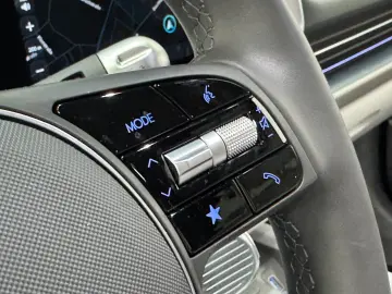 HYUNDAI IONIQ 6 77 4kWh 325ps 4WD Uniq 360 K BOSE NAV Qi