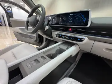 HYUNDAI IONIQ 6 77 4kWh 325ps 4WD Uniq 360 K BOSE NAV Qi