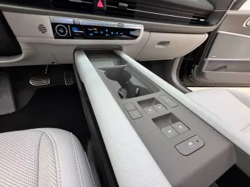 HYUNDAI IONIQ 6 77 4kWh 325ps 4WD Uniq 360 K BOSE NAV Qi
