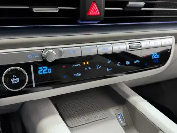 HYUNDAI IONIQ 6 77 4kWh 325ps 4WD Uniq 360 K BOSE NAV Qi