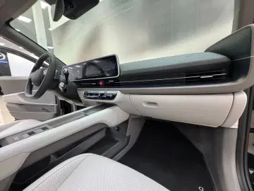 HYUNDAI IONIQ 6 77 4kWh 325ps 4WD Uniq 360 K BOSE NAV Qi