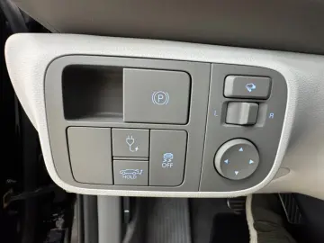 HYUNDAI IONIQ 6 77 4kWh 325ps 4WD Uniq 360 K BOSE NAV Qi