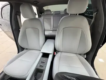 HYUNDAI IONIQ 6 77 4kWh 325ps 4WD Uniq 360 K BOSE NAV Qi