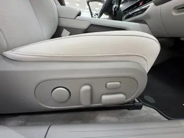 HYUNDAI IONIQ 6 77 4kWh 325ps 4WD Uniq 360 K BOSE NAV Qi