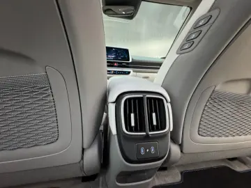 HYUNDAI IONIQ 6 77 4kWh 325ps 4WD Uniq 360 K BOSE NAV Qi