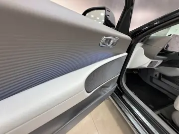 HYUNDAI IONIQ 6 77 4kWh 325ps 4WD Uniq 360 K BOSE NAV Qi