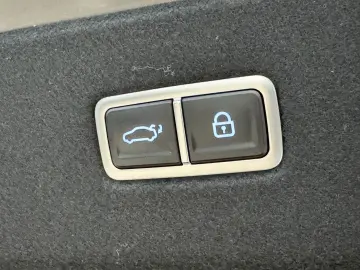 HYUNDAI IONIQ 6 77 4kWh 325ps 4WD Uniq 360 K BOSE NAV Qi
