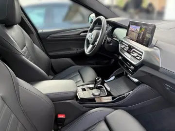 BMW X4 xDrive30i M Sport HUD Pano Laser ACC AHK