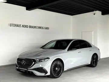 MERCEDES-BENZ E 220 d AMG Line Superscreen Pano AHK Night