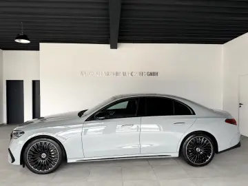 MERCEDES-BENZ E 220 d AMG Line Superscreen Pano AHK Night