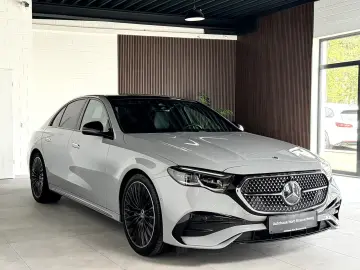 MERCEDES-BENZ E 220 d AMG Line Superscreen Pano AHK Night