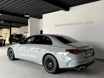MERCEDES-BENZ E 220 d AMG Line Superscreen Pano AHK Night