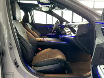 MERCEDES-BENZ E 220 d AMG Line Superscreen Pano AHK Night