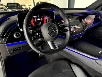 MERCEDES-BENZ E 220 d AMG Line Superscreen Pano AHK Night
