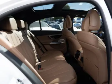 MERCEDES-BENZ E 200 4M AMG-Sport Super Pano Burm Nig…
