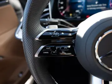 MERCEDES-BENZ E 200 4M AMG-Sport Super Pano Burm Nig…
