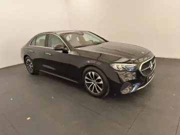MERCEDES-BENZ E 220 d AVANTGARDE Advanced Distro 360…