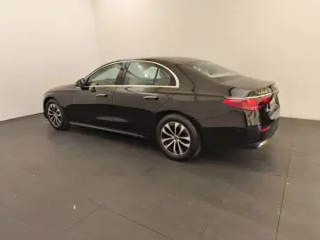 MERCEDES-BENZ E 220 d AVANTGARDE Advanced Distro 360…