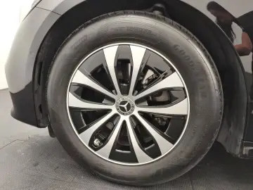 MERCEDES-BENZ E 220 d AVANTGARDE Advanced Distro 360…