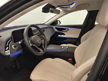 MERCEDES-BENZ E 220 d AVANTGARDE Advanced Distro 360…