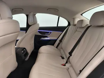 MERCEDES-BENZ E 220 d AVANTGARDE Advanced Distro 360…