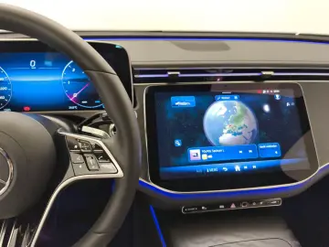 MERCEDES-BENZ E 220 d AVANTGARDE Advanced Distro 360…