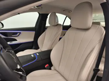 MERCEDES-BENZ E 220 d AVANTGARDE Advanced Distro 360…