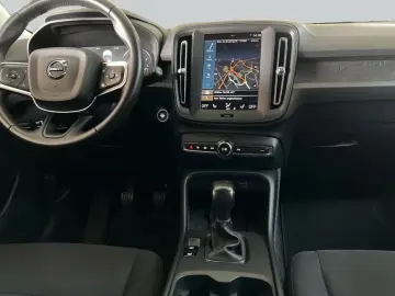 VOLVO XC40 T2 Momentum-Core Navi LED Kamera PDCv h App