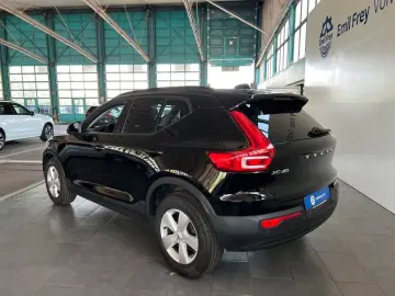 VOLVO XC40 T2 Momentum-Core Navi LED Kamera PDCv h App