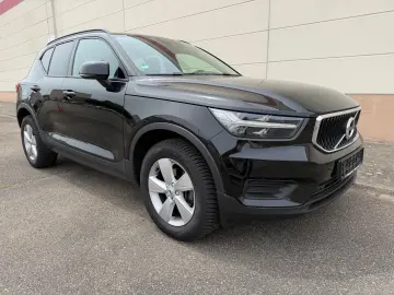 VOLVO XC40 Momentum Core 2WD - LED   SHZ   CAM
