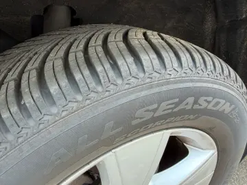 VOLVO XC40 Momentum Core 2WD - LED   SHZ   CAM
