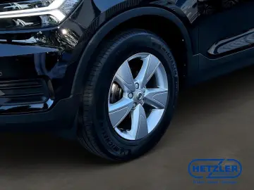 VOLVO XC40 Momentum Core 2WD Navi Digitales Cockpit So