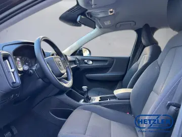 VOLVO XC40 Momentum Core 2WD Navi Digitales Cockpit So