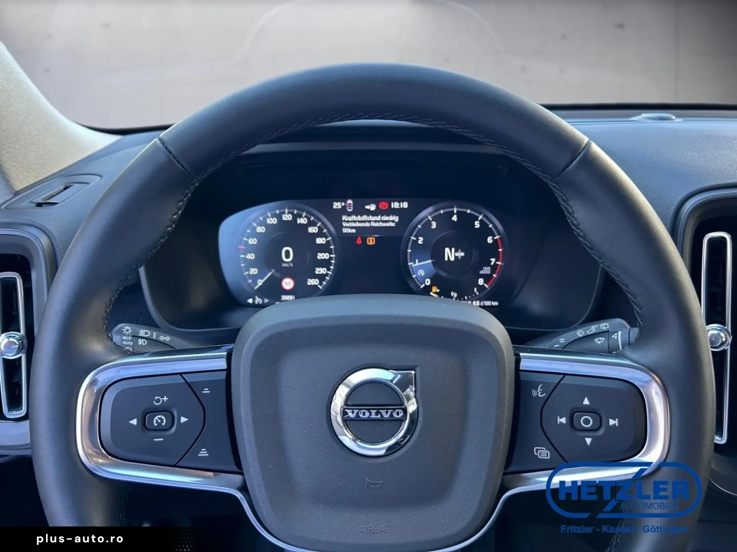 VOLVO XC40 2022 — imagine 8